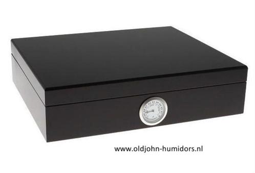 H44 HUMIDOR GERMANUS ZWART 26 x 22,3 x 6,2 cm  - 30 sigaren, Verzamelen, Rookartikelen, Aanstekers en Luciferdoosjes, Nieuw, Tabaksdoos of Verpakking