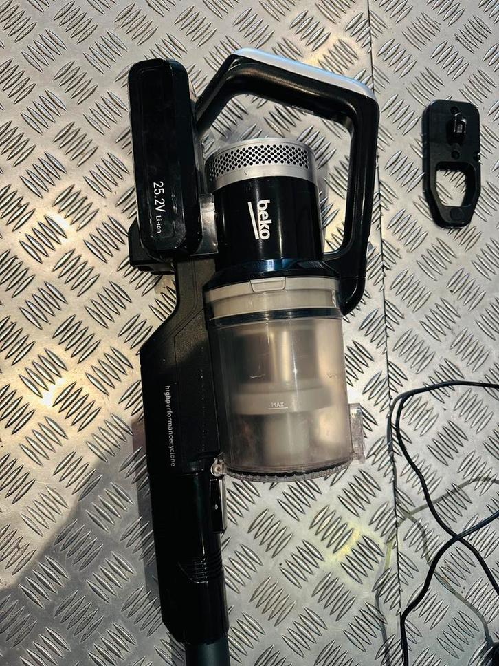 BEKO steelstofzuiger, Elektronische apparatuur, Stofzuigers, Gebruikt, Stofzuiger, 1200 tot 1600 watt, Reservoir, Ophalen of Verzenden