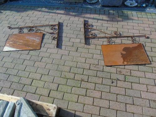 Bord, smeedijzeren galg met bord, huisje, hotel., Tuin en Terras, Tuinwanddecoratie, Nieuw, Ophalen
