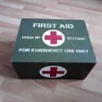 MILITARIA Caisse US WW2 : FIRST AID, Envoi