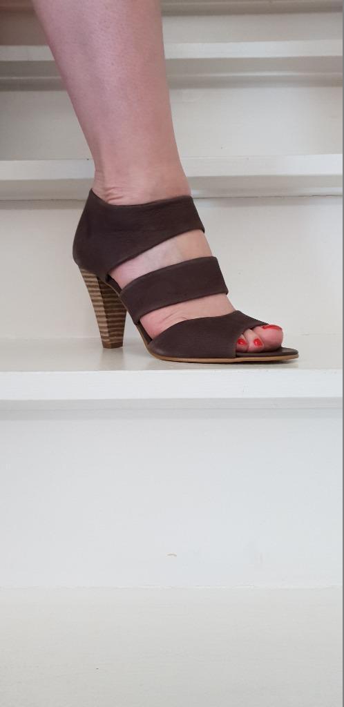 NIEUW artikel : Mezura leren schoenen, Kleding | Dames, Schoenen, Nieuw, Bruin, Ophalen of Verzenden