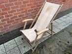 Oude houten strandstoel met zitlaken nog intact, Ophalen, Zo goed als nieuw