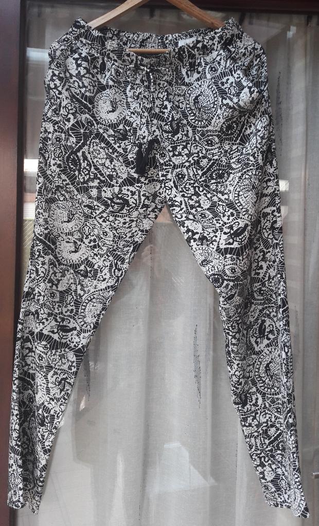 Losse broek van Bel & Bo maat 38, Kleding | Dames, Broeken en Pantalons, Gedragen, Maat 38/40 (M), Zwart, Ophalen of Verzenden