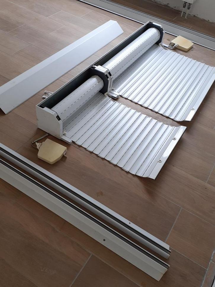 DEUX VOLETS POUR 50 EUROS, Doe-het-zelf en Bouw, IJzerwaren en Bevestigingsmiddelen, Gebruikt, Overige typen, Ophalen