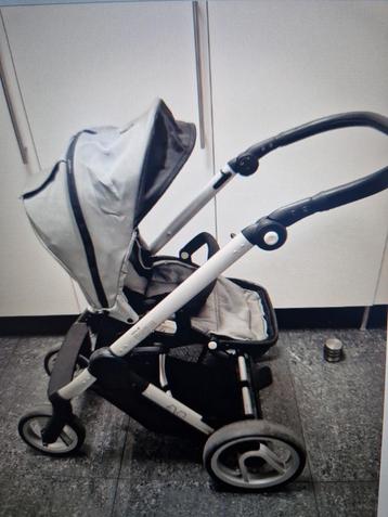 Mutsy evo draagmand + buggy beschikbaar voor biedingen