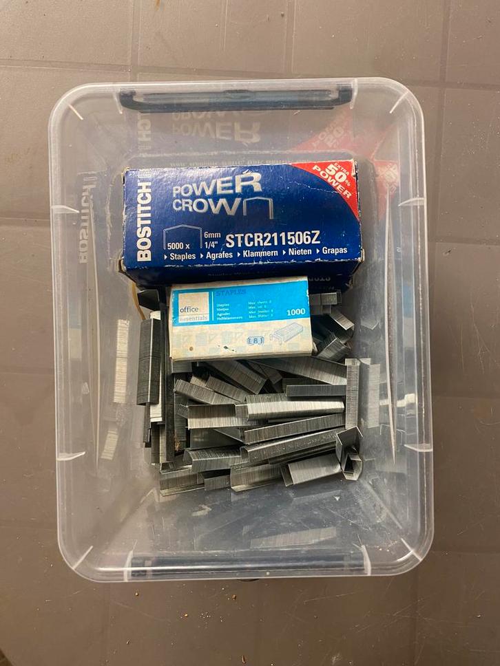 Set nietjes – Bostitch PowerCrown STCR211506Z + andere maten, Antiek en Kunst, Antiek | Kantoor en Zakelijk, Ophalen