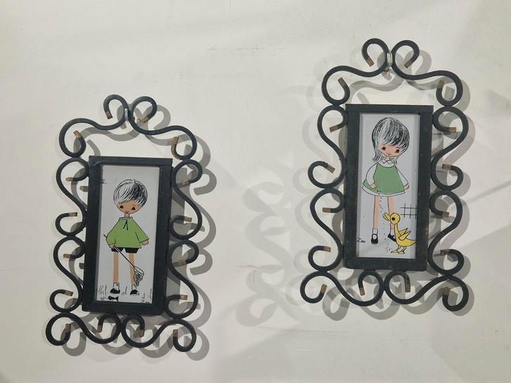 Jongen en meisje,  Mosa Holland tegel in smeedijzeren wand, Verzamelen, Retro, Huis en Inrichting, Ophalen of Verzenden