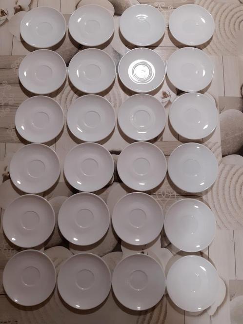 Sous tasses/soucoupe. Arcopal France. X24. Neuf, Huis en Inrichting, Keuken | Servies, Nieuw, Kop(pen) en/of Schotel(s), Effen