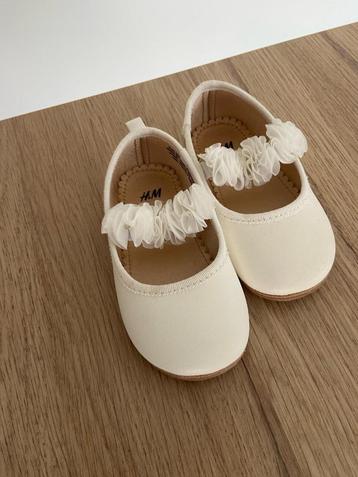 Baby meisje witte schoenen ballerina’s H&M size 20/21
