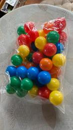 Volle zak plastiek ballen, Ophalen, Zo goed als nieuw