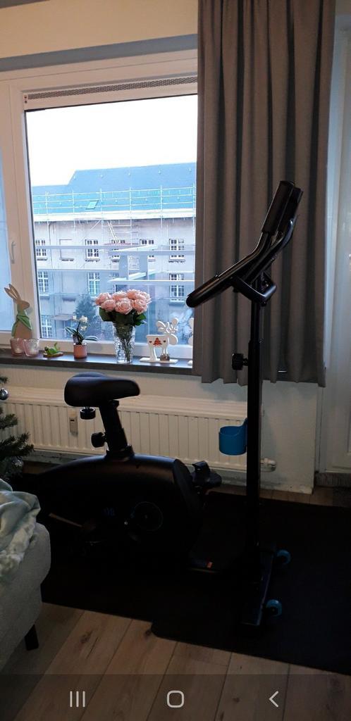 Hometrainer Domyos 900 (zelfaandrijvend), Sports & Fitness, Appareils de fitness, Vélo d'appartement, Enlèvement