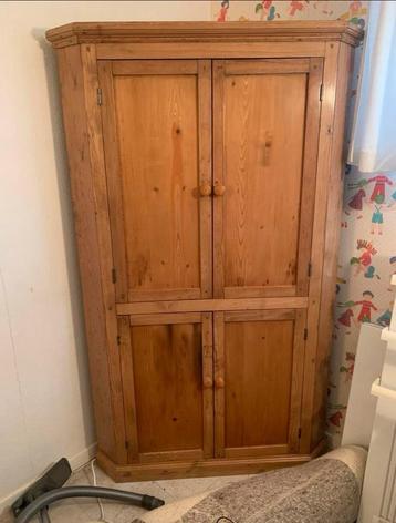 Antiek hoekdressoir van Engels grenen beschikbaar voor biedingen