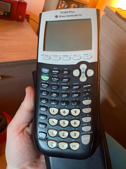 TI 84 Plus fonctionne parfaitement  décoloration des touches, Divers, Calculatrices, Comme neuf, Enlèvement ou Envoi