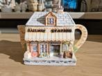 Engelse koffiepot / theepot ' Railway Station ', Verzamelen, Ophalen of Verzenden, Nieuw