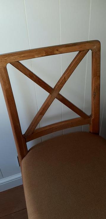 Eiken stoelen beschikbaar voor biedingen