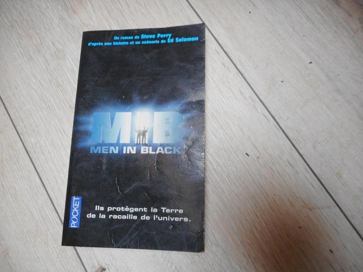Roman: Men in black, Boeken, Fantasy, Gelezen, Ophalen of Verzenden