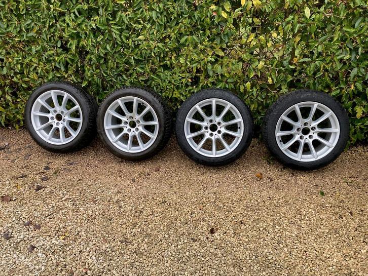 BMW 18" alu velgen met Runflat winterbanden, Autos : Pièces & Accessoires, Pneus & Jantes, Pneu(s), Pneus hiver, 18 pouces, 245 mm