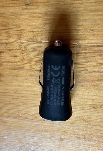 Chargeur USB pour Allume-cigare Auto (Comme neuf) beschikbaar voor biedingen