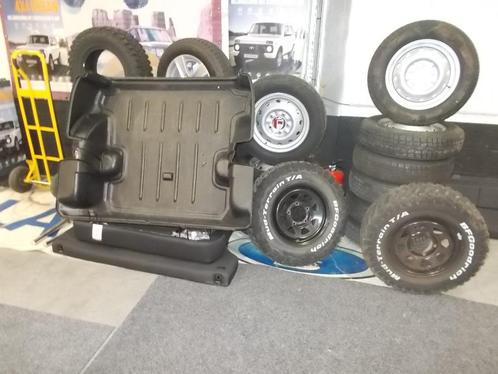 ORIGINELE BANDEN VELGEN ONDERDELEN ENZ ALLES VR NIVA TE KOOP, Auto's, Lada, Bedrijf, Niva, ABS, Benzine, Euro 5, SUV of Terreinwagen