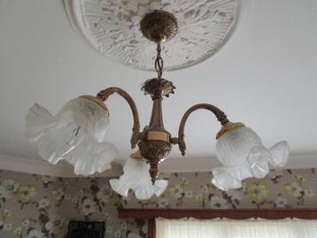 luster met 3 lampjes. beschikbaar voor biedingen