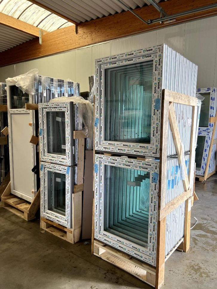 Déstockage - Châssis de fenêtres PVC en stock à bas prix, Doe-het-zelf en Bouw, Deuren en Vliegenramen, Nieuw, Overige typen, Glas