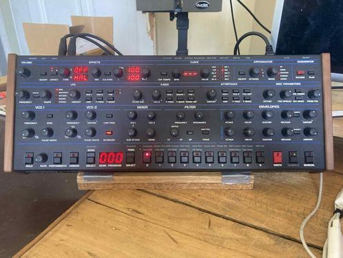 Oberheim OB6, Muziek en Instrumenten, Synthesizers, Zo goed als nieuw, Ophalen of Verzenden