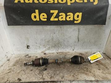 Aandrijfas links-voor van een Mazda 3. beschikbaar voor biedingen