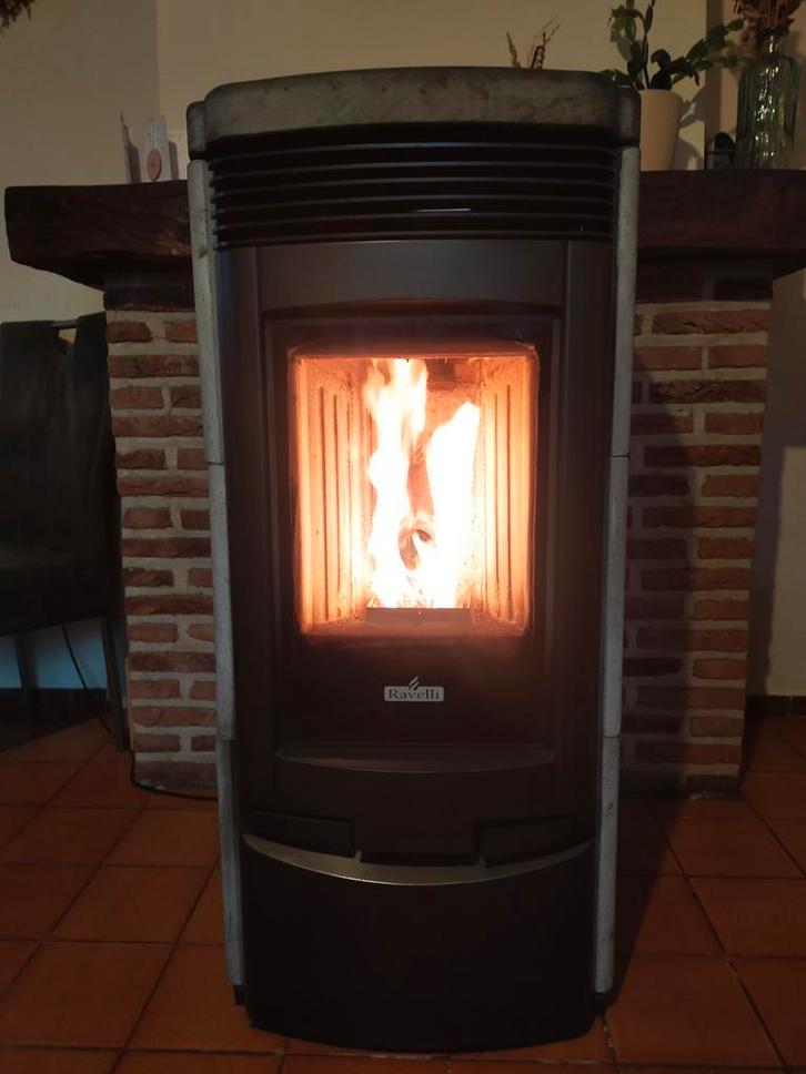 Speksteen pelletkachel Ravelli, Huis en Inrichting, Kachels, Pelletkachel, Ophalen