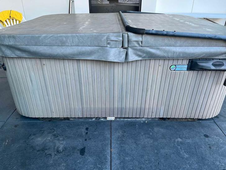 hotspring jestter 3 pers jacuzzi, Tuin en Terras, Bubbelbaden en Hottubs, Gebruikt, Vast, Afdekzeil, Filter, Ophalen