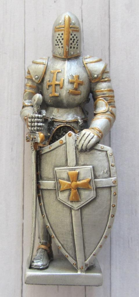 Chevalier médiéval avec épée et bouclier-Objet de collection, Collections, Statues & Figurines, Utilisé, Humain, Enlèvement ou Envoi