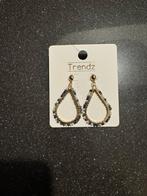 Très belle paire de boucles d’oreilles neuve, Bijoux, Sacs & Beauté, Boucles d'oreilles, Autres matériaux, Pendantes, Autres couleurs