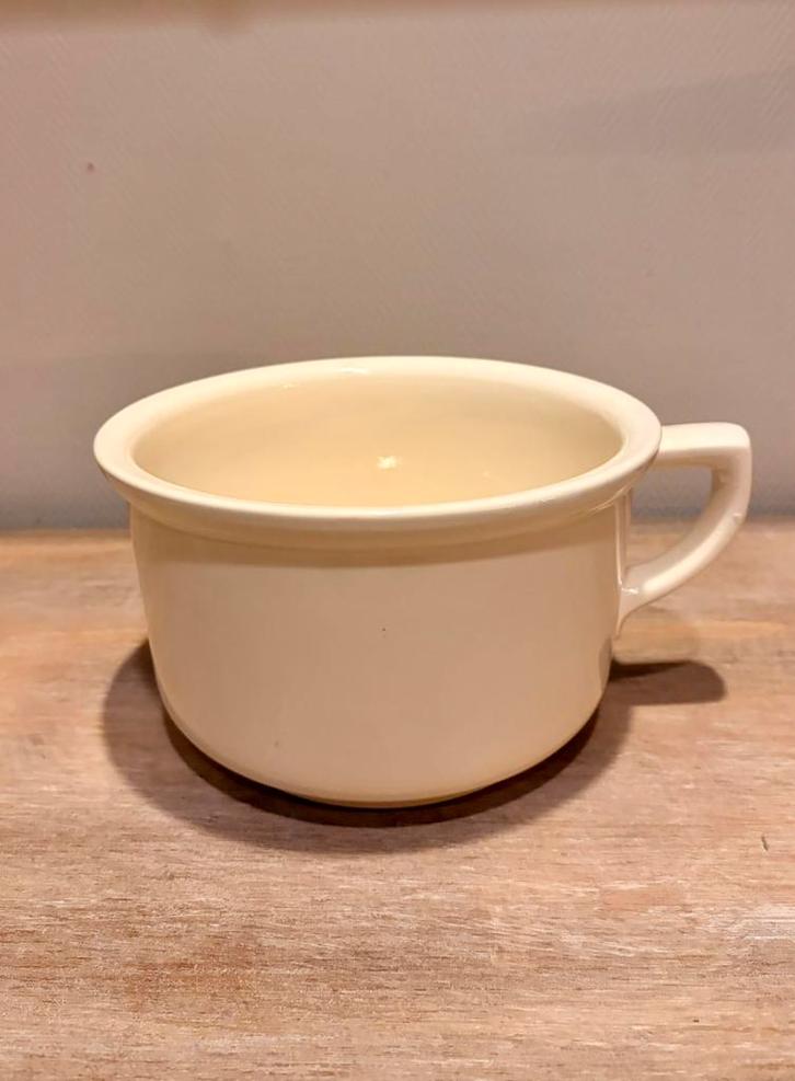 Pot de chambre de couleur crème avec anse, Maison & Meubles, Cuisine| Tupperware, Utilisé, Crème, Enlèvement ou Envoi