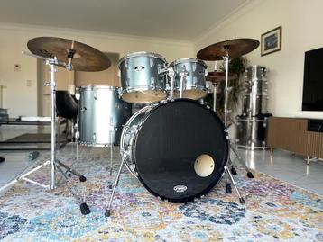 Pearl Roadshow drumstel met Zildjian-bekkens beschikbaar voor biedingen