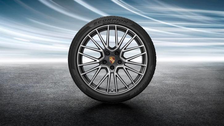 Originele Porsche Cayenne velgen met winterbanden, Autos : Pièces & Accessoires, Pneus & Jantes, Jante(s), Pneus hiver, 21 pouces