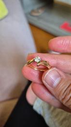 Gouden ring met diamanten steen, Ophalen of Verzenden, Zo goed als nieuw
