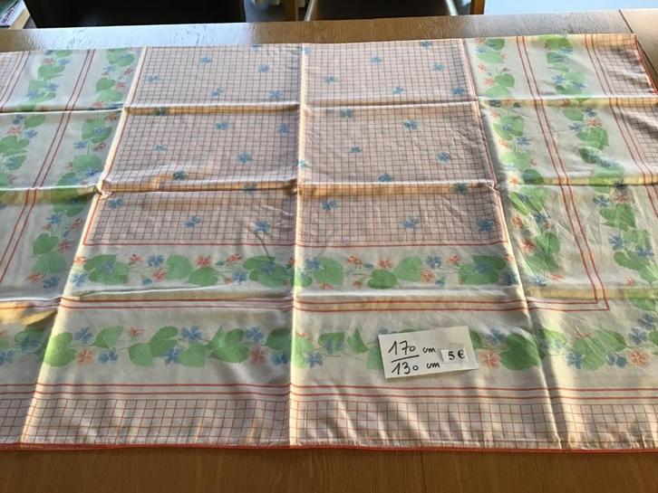 tafelkleed 170 cm op 130 cm voor 5 euro, Huis en Inrichting, Tafelkleden, Zo goed als nieuw, Ophalen of Verzenden