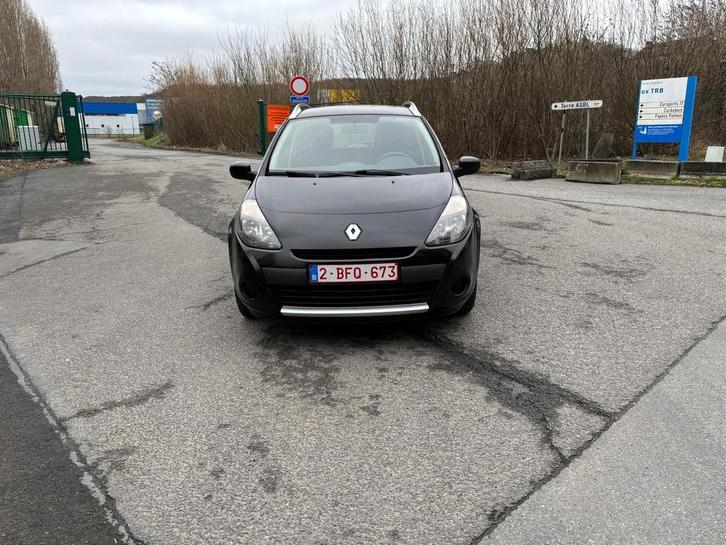 Renault Clio 1.2 essence – 2011 – 1ére main - papier rose, Autos, Renault, Clio, Airbags, Air conditionné, Verrouillage central