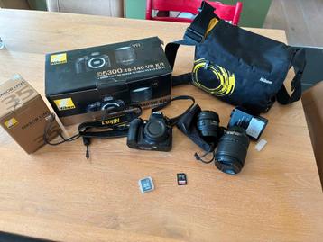 Nikon d5300 met lens 18-140 vr dx beschikbaar voor biedingen