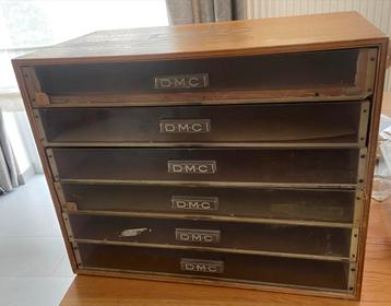 Petit meuble DMC vintage mercerie beschikbaar voor biedingen