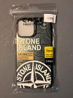 Coque Stone Island noir iPhone 13 pro max, Ophalen of Verzenden, Zo goed als nieuw, IPhone 13 Pro Max, Hoesje of Tasje