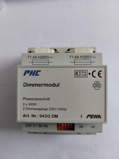 2 kanaals dimmer 230 v / 60-300 w per kanaal, Doe-het-zelf en Bouw, Elektriciteit en Kabels, Gebruikt, Ophalen