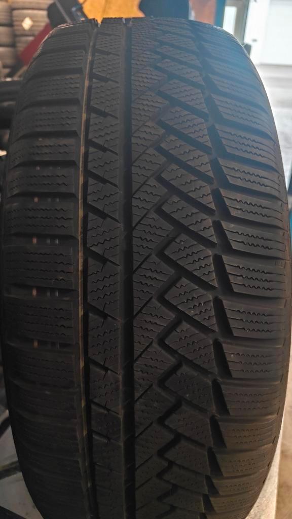 225/55r17 101v continental 7mm 50€ par pièce avec support, Autos : Divers, Pièces de sport automobile, Comme neuf, Enlèvement