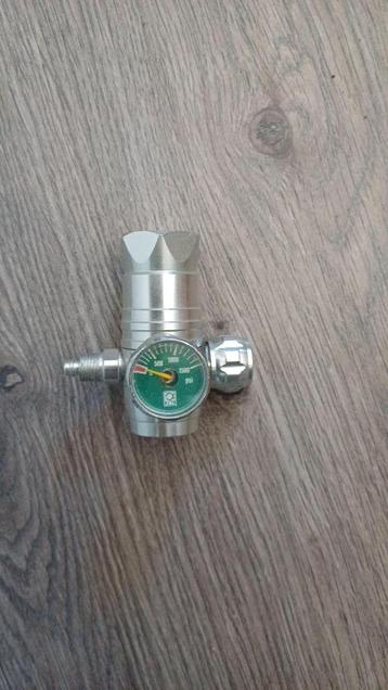  mini CO2 ventiel met doseerklep en manometer van jbl proflo