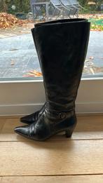 Laarzen, Enlèvement, Porté