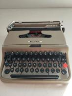 Retro typemachine olivetti Lettera 22, Diversen, Typemachines, Ophalen, Gebruikt