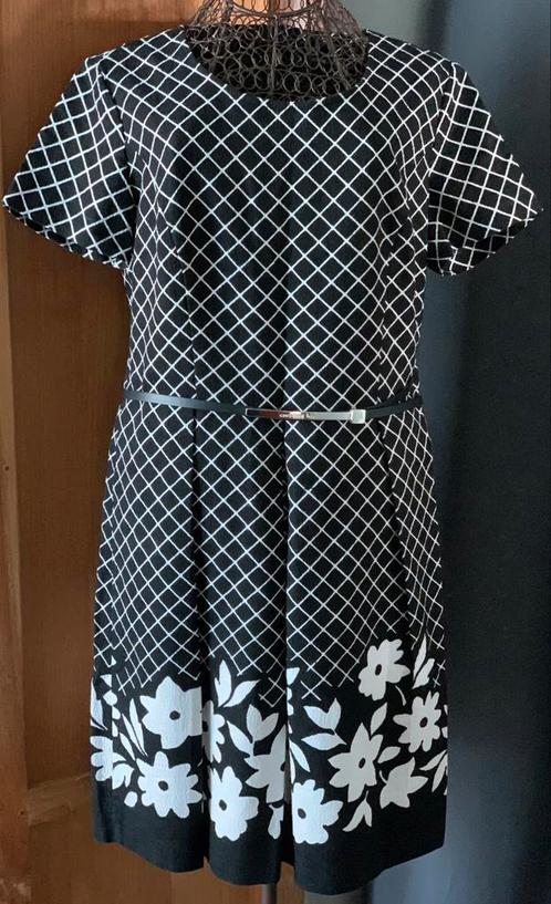 Belle robe Caroline Biss 42, noir/blanc, en parfait état, Vêtements | Femmes, Robes, Comme neuf, Taille 42/44 (L), Blanc, Longueur genou