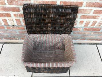 Panier/coffre en osier beschikbaar voor biedingen