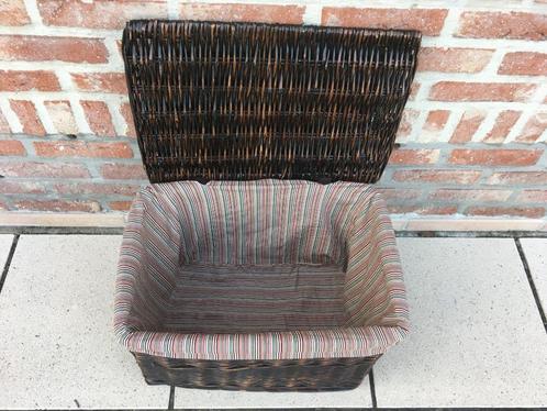 Panier/coffre en osier, Huis en Inrichting, Woonaccessoires | Schalen en Manden, Zo goed als nieuw, Mand, Rechthoekig, Riet, Ophalen