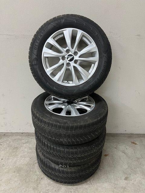 Winterset Toyota RAV4 GoodYear UltraGrip 225/65 R17, Auto-onderdelen, Banden en Velgen, Banden en Velgen, Winterbanden, 17 inch