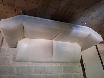 Salon 3- en 2-zit beschikbaar voor biedingen
